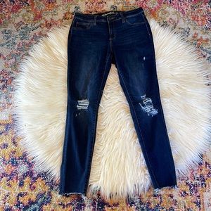 Universal Thread Distressed amid Rise Jeggings Size 8/29 Regular EUC